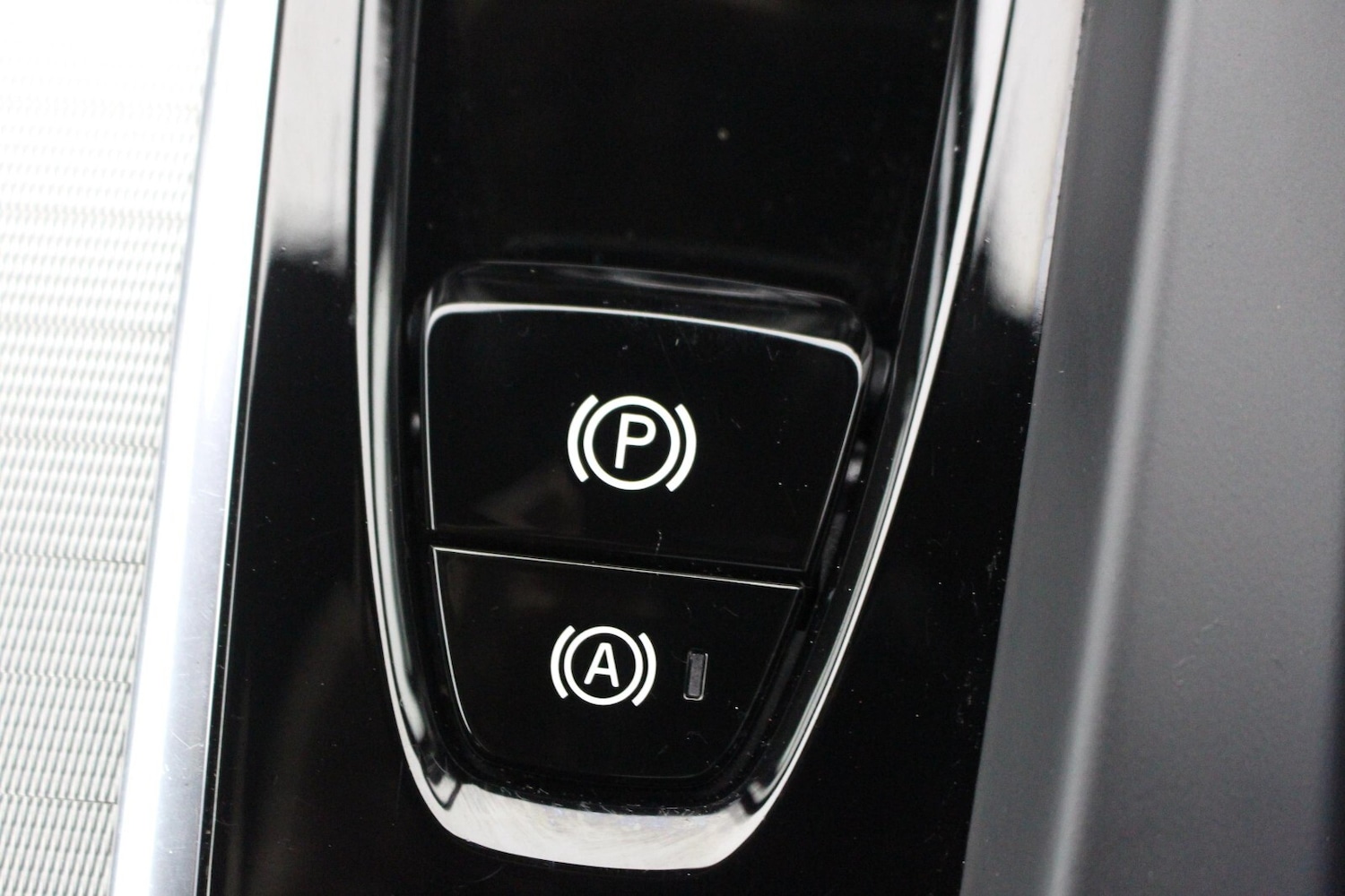 Used Volvo XC60 2024 for sale - 76954440: Photo 28