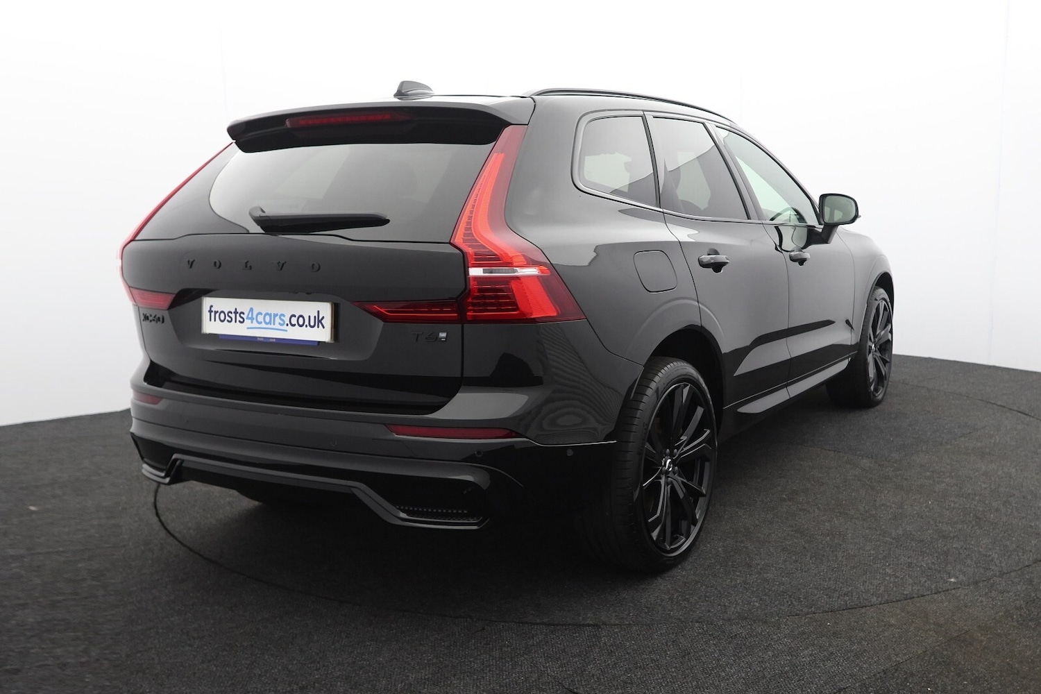 Used Volvo XC60 2024 for sale - 76954440: Photo 3
