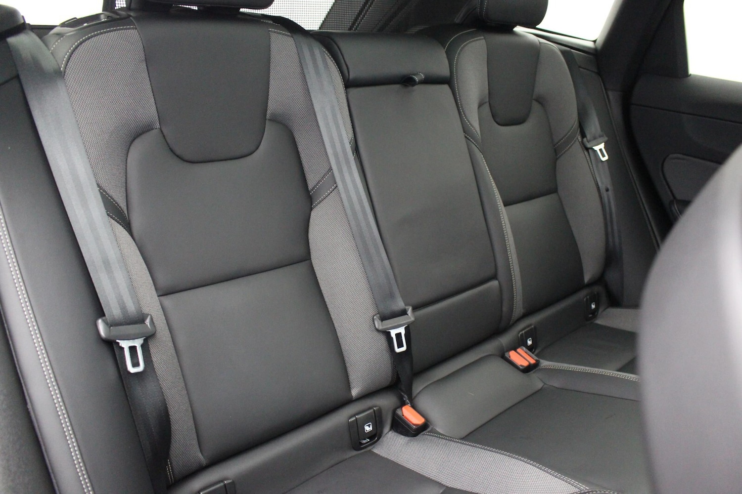 Used Volvo XC60 2024 for sale - 76954440: Photo 8