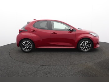Used Toyota Yaris 2023 for sale - 76074627: Photo 2
