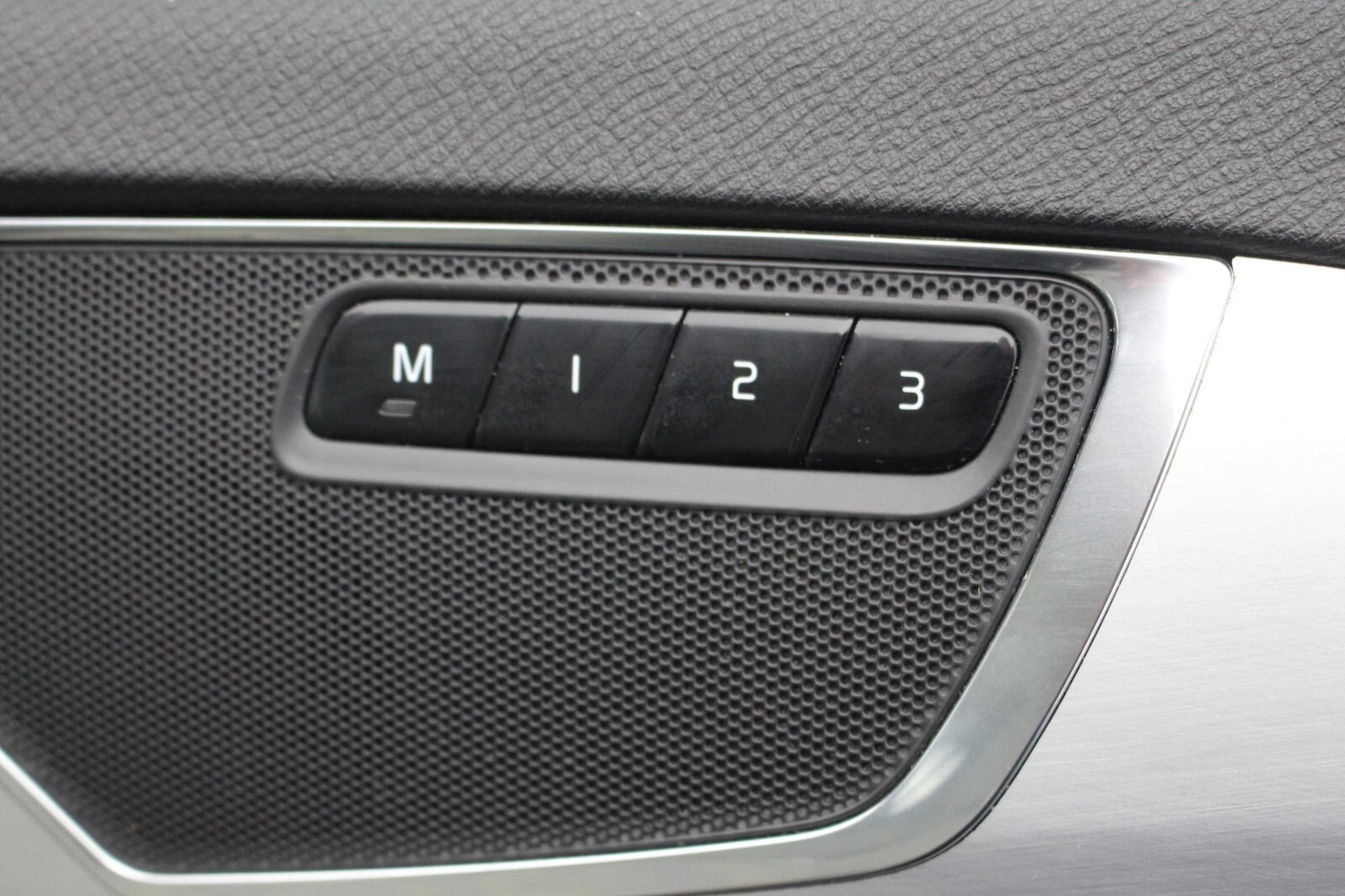 Used Volvo XC90 2017 for sale - 77307419: Photo 35