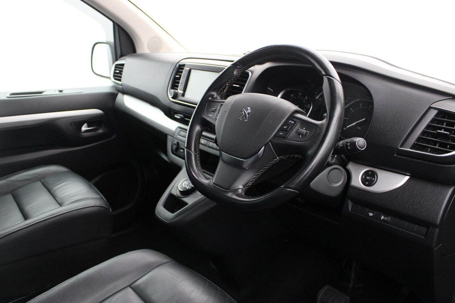 Used Peugeot Traveller 2020 for sale - 76540010: Photo 11