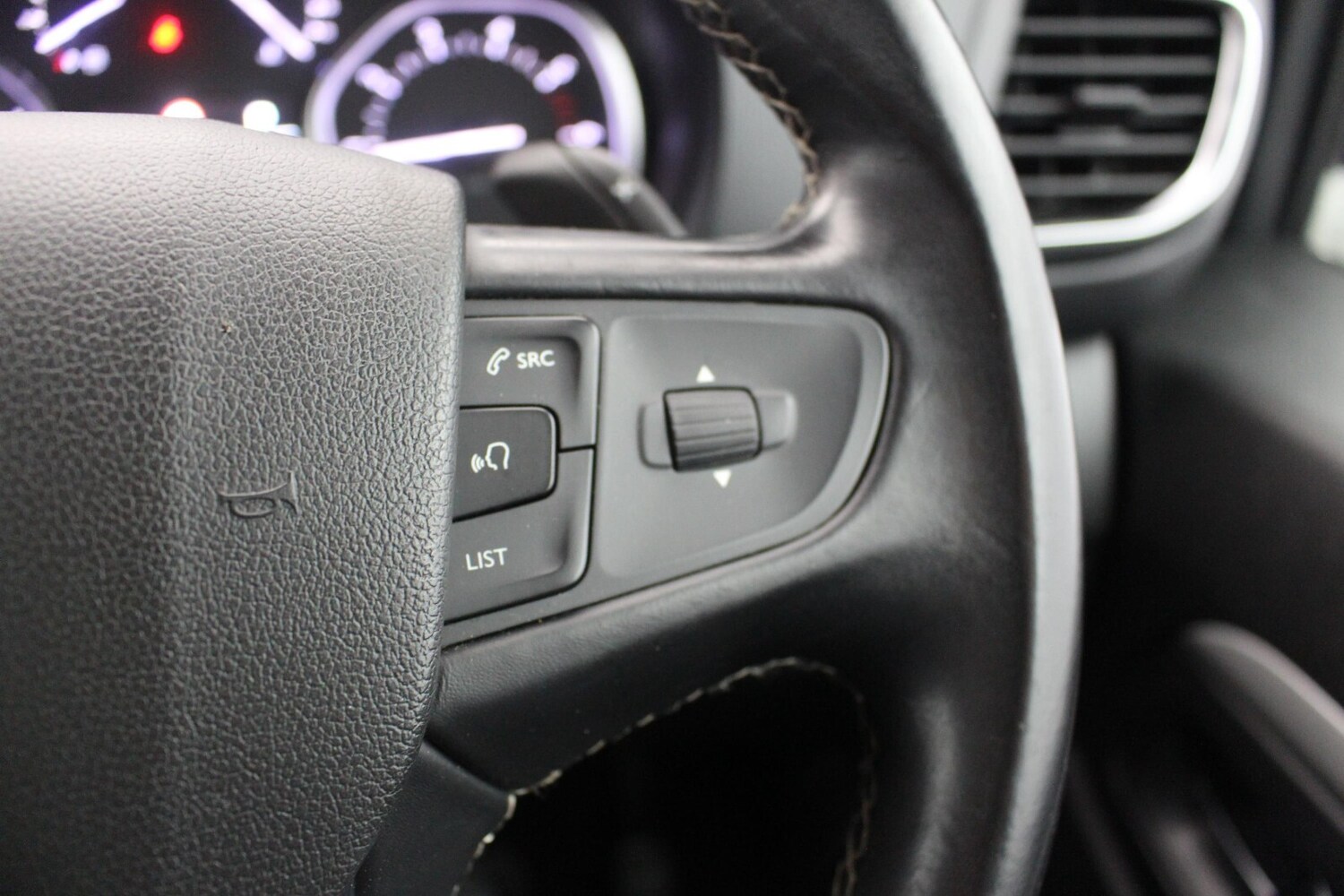 Used Peugeot Traveller 2020 for sale - 76540010: Photo 18