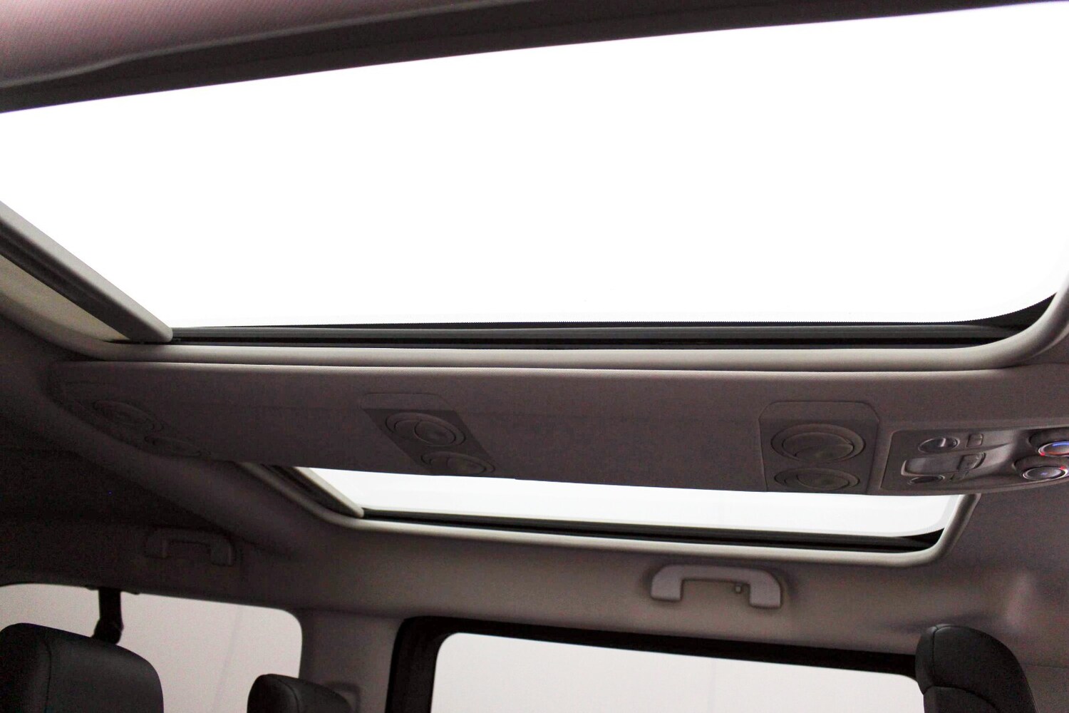 Used Peugeot Traveller 2020 for sale - 76540010: Photo 19