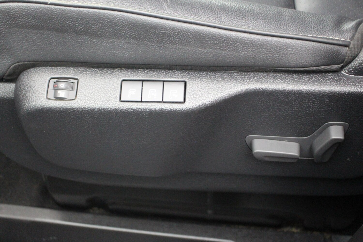 Used Peugeot Traveller 2020 for sale - 76540010: Photo 26