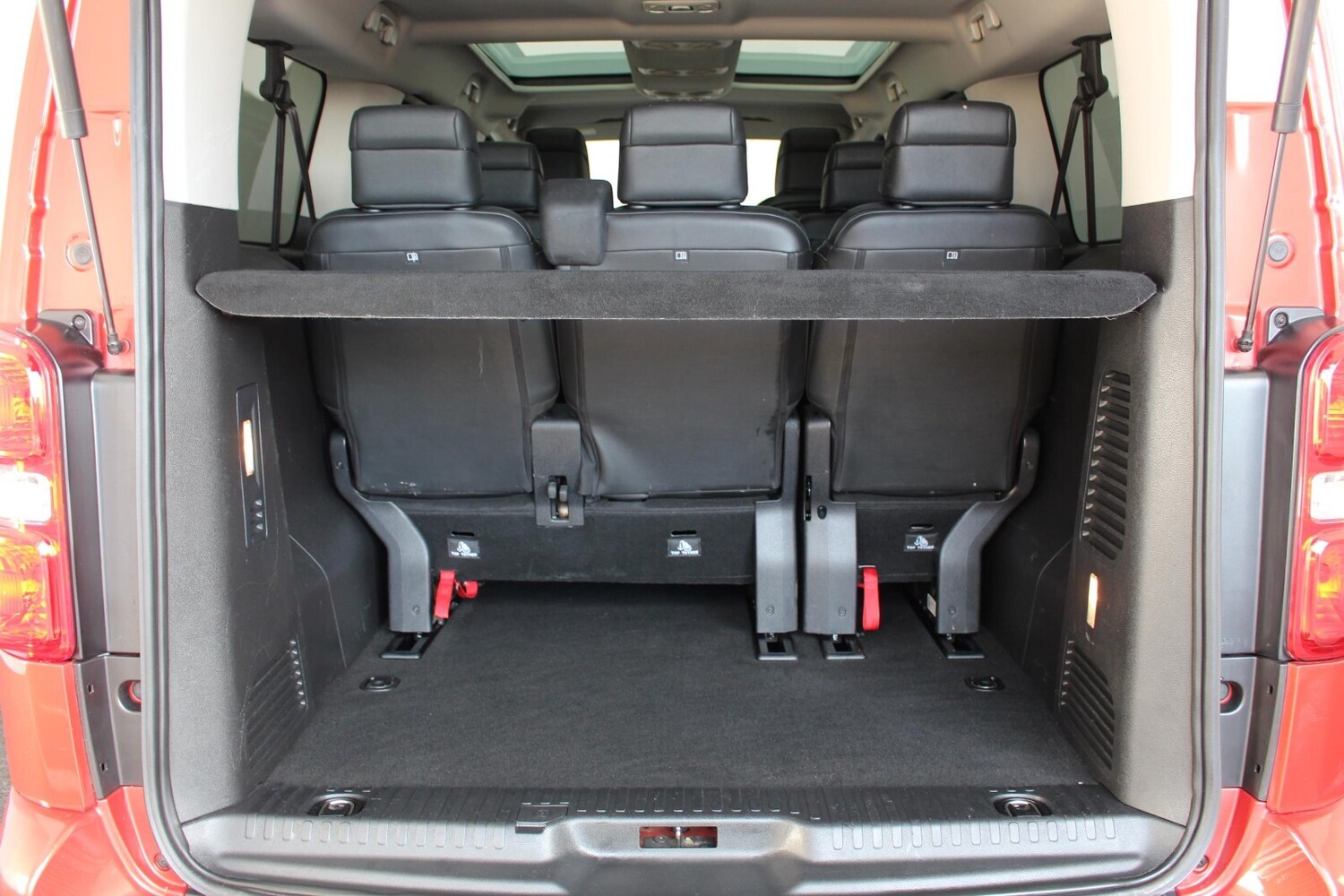 Used Peugeot Traveller 2020 for sale - 76540010: Photo 48