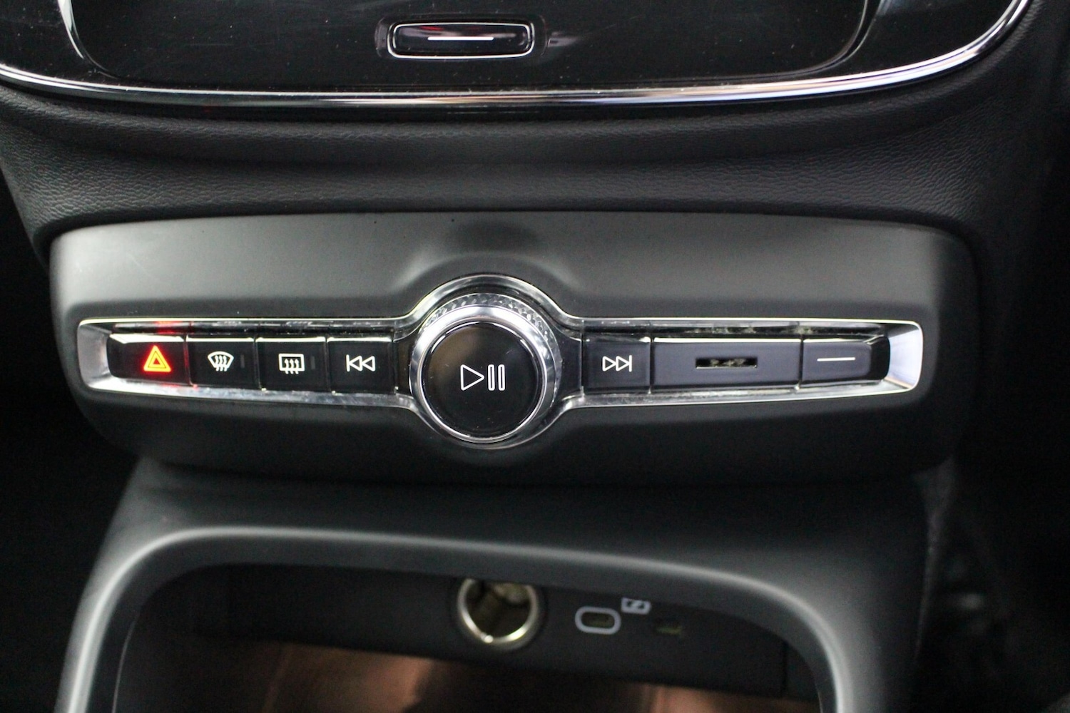 Used Volvo XC40 2024 for sale - 77031320: Photo 18