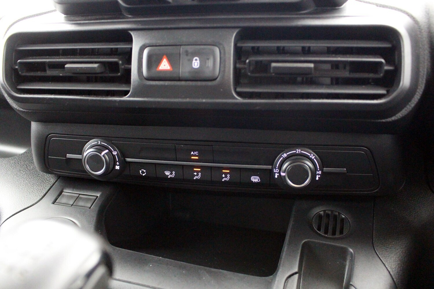 Used Vauxhall Combo 2024 for sale - 76272875: Photo 19
