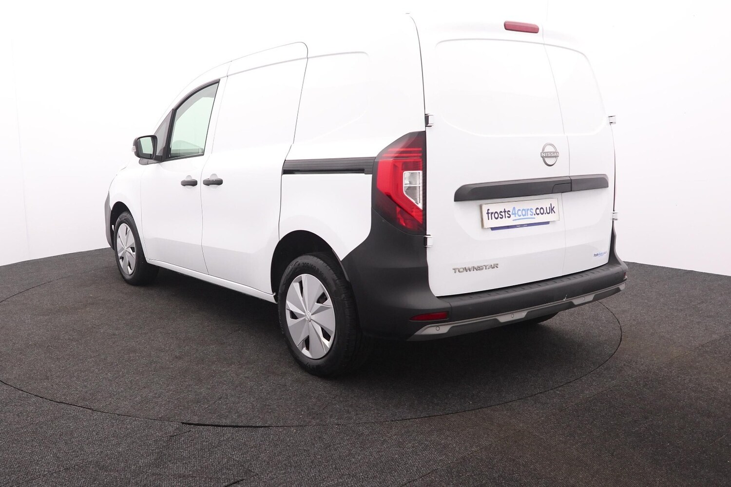 Used Nissan Other 2023 for sale - 77740002: Photo 3