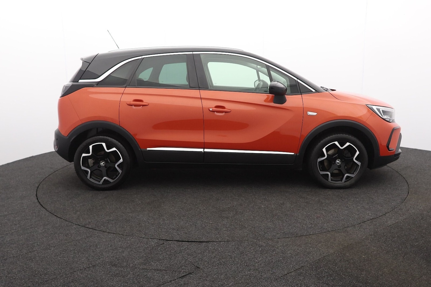 Used Vauxhall Crossland 2022 for sale - 76112204: Photo 2