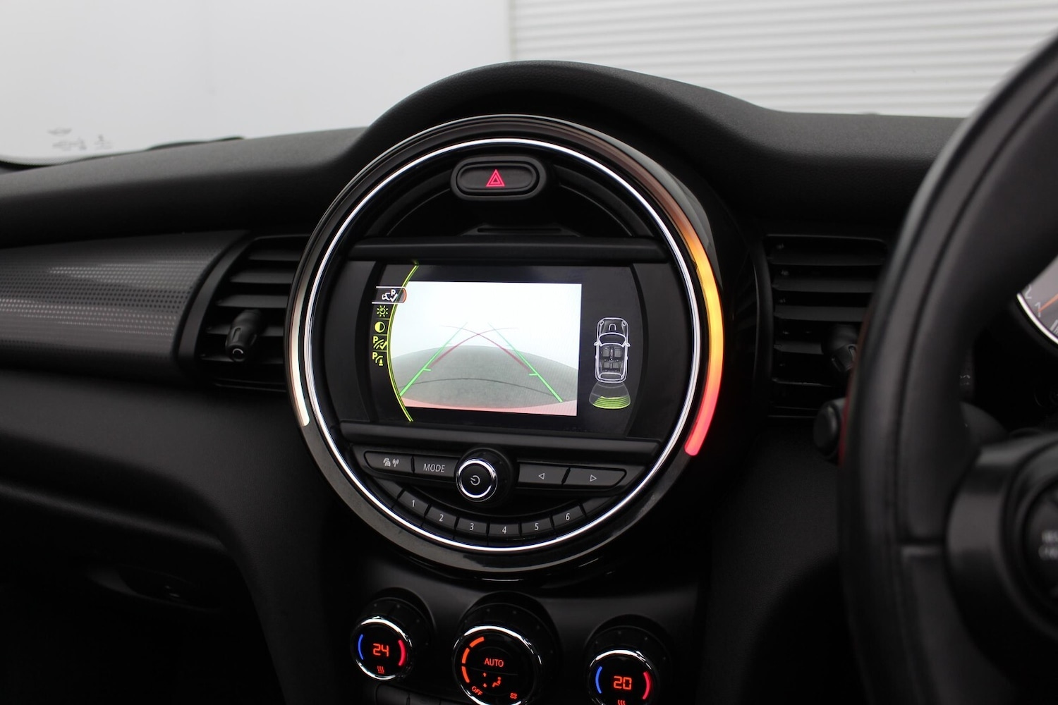 Used MINI Convertible 2016 for sale - 77917924: Photo 11