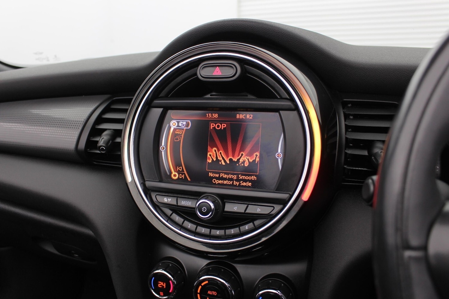 Used MINI Convertible 2016 for sale - 77917924: Photo 12