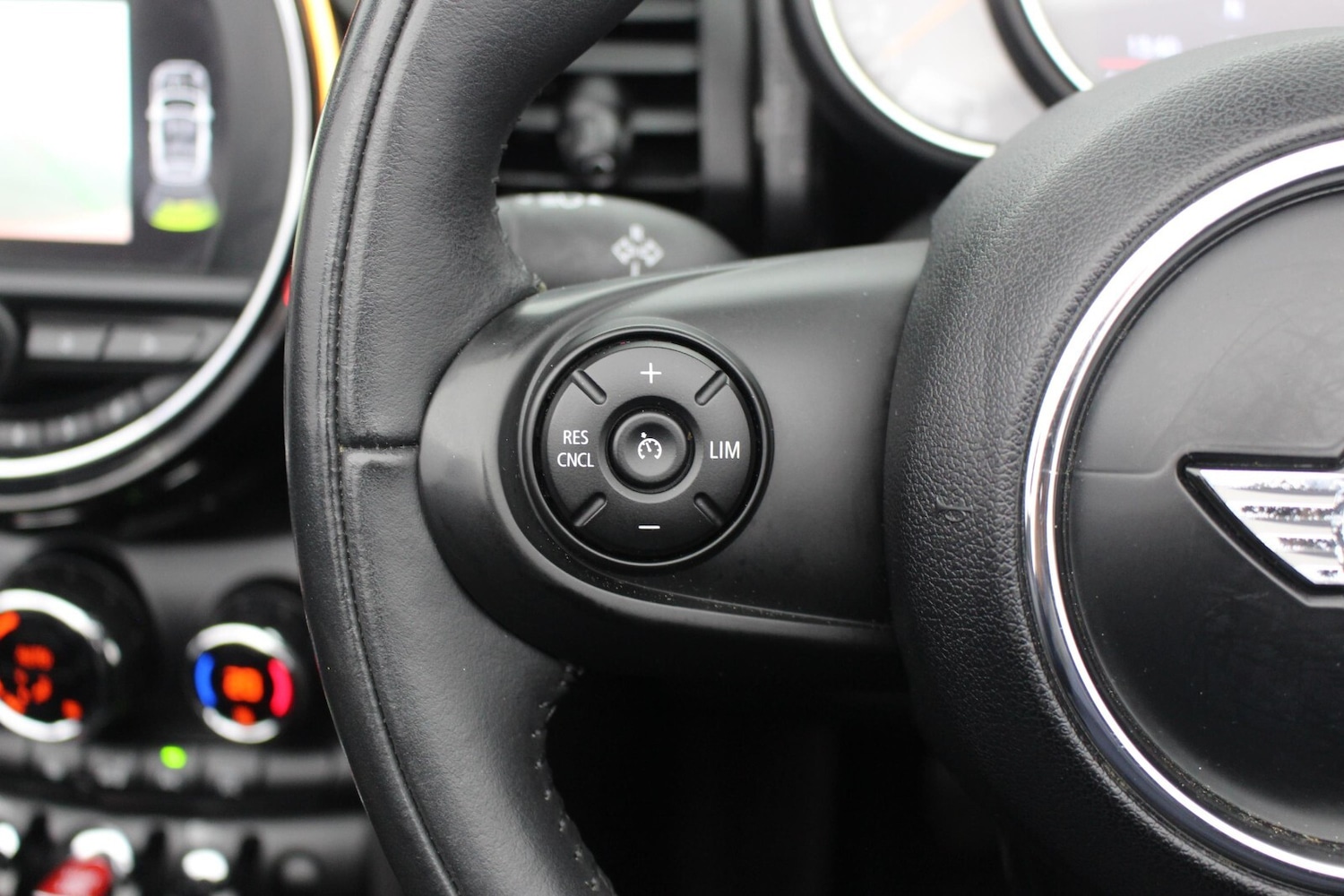 Used MINI Convertible 2016 for sale - 77917924: Photo 15