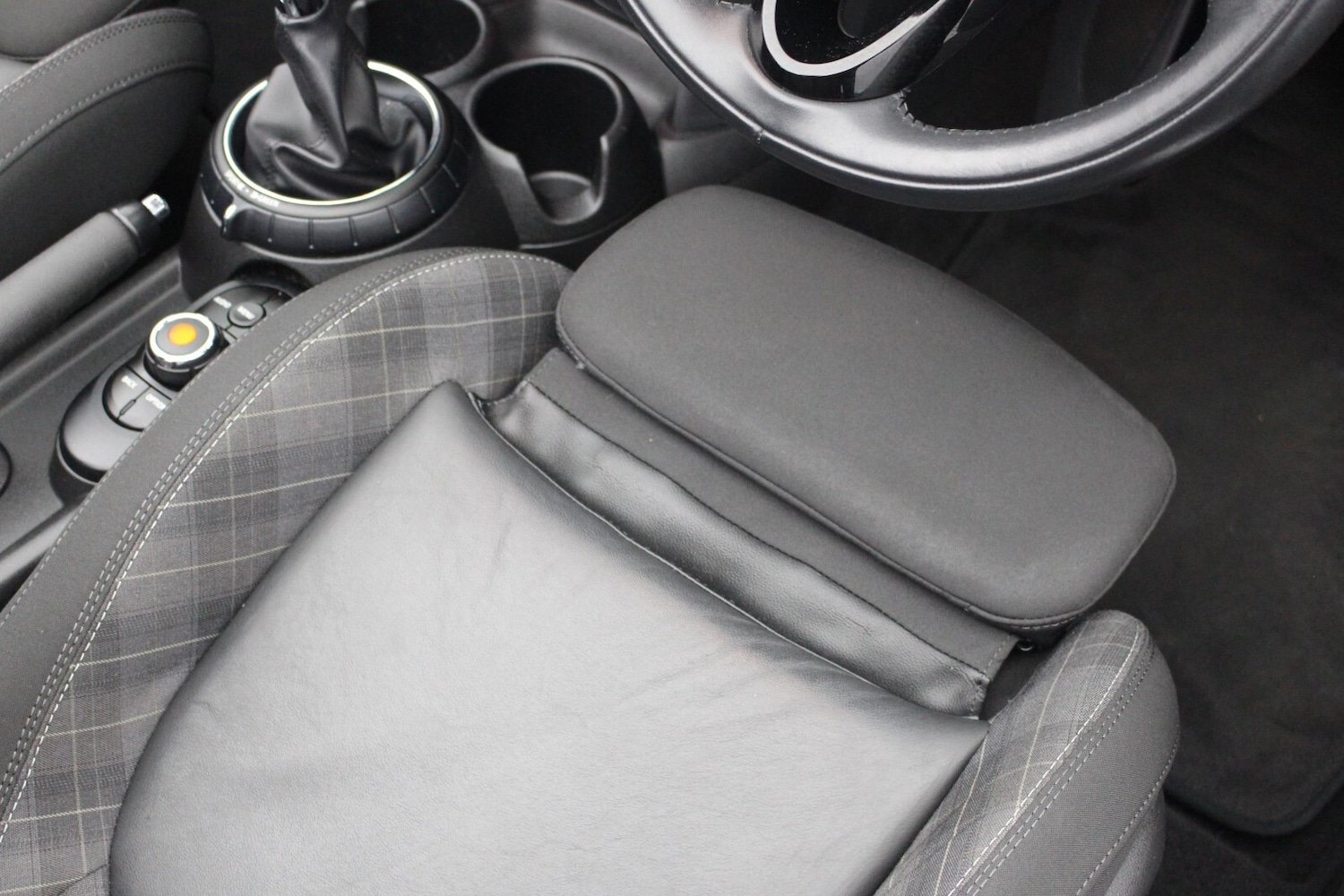 Used MINI Convertible 2016 for sale - 77917924: Photo 27