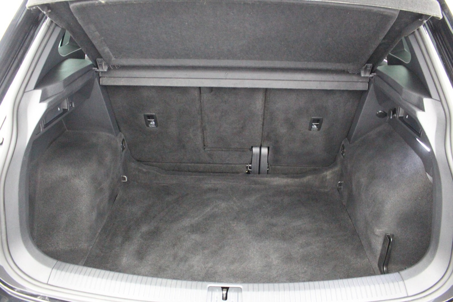 Used Volkswagen Tiguan 2023 for sale - 77732377: Photo 40