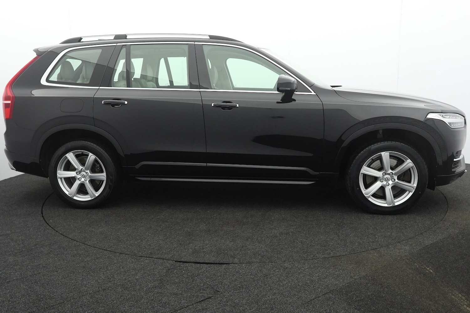 Used Volvo XC90 2017 for sale - 77047650: Photo 2