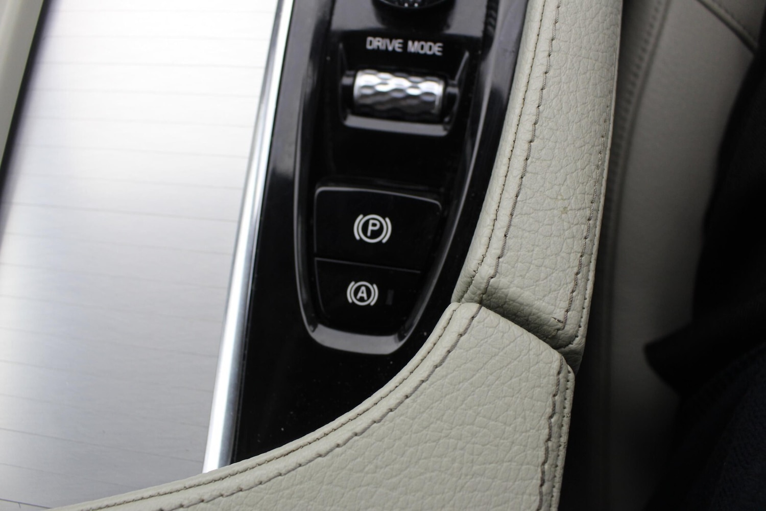 Used Volvo XC90 2017 for sale - 77047650: Photo 32