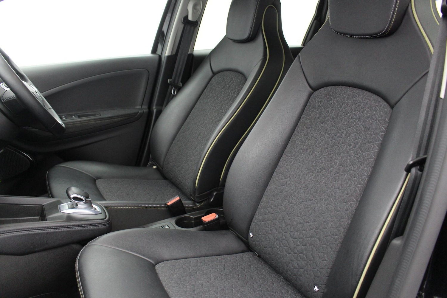 Used Renault Zoe 2023 for sale - 77803763: Photo 8