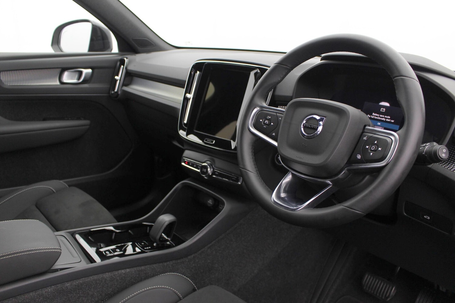 Used Volvo XC40 2025 for sale - 77965068: Photo 11