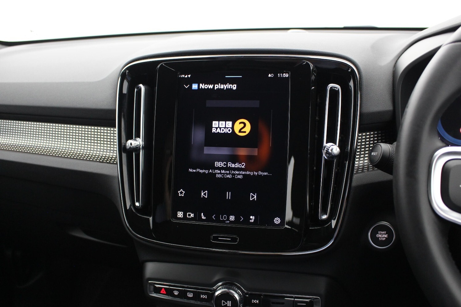 Used Volvo XC40 2025 for sale - 77965068: Photo 15