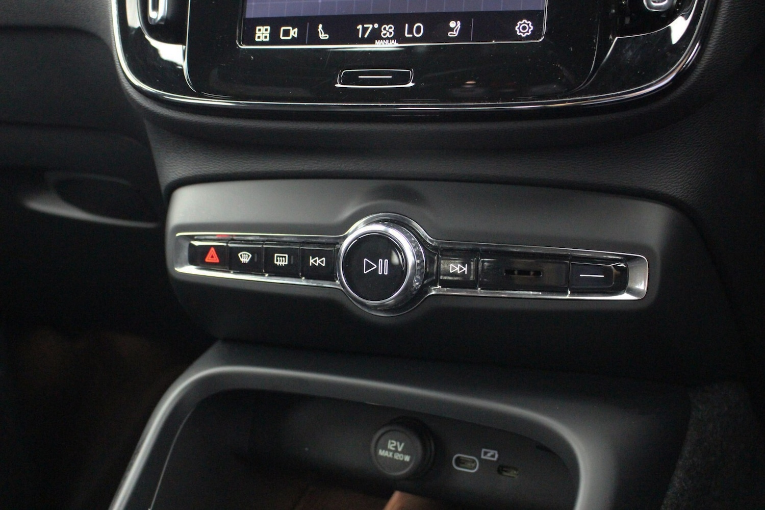 Used Volvo XC40 2025 for sale - 77965068: Photo 21