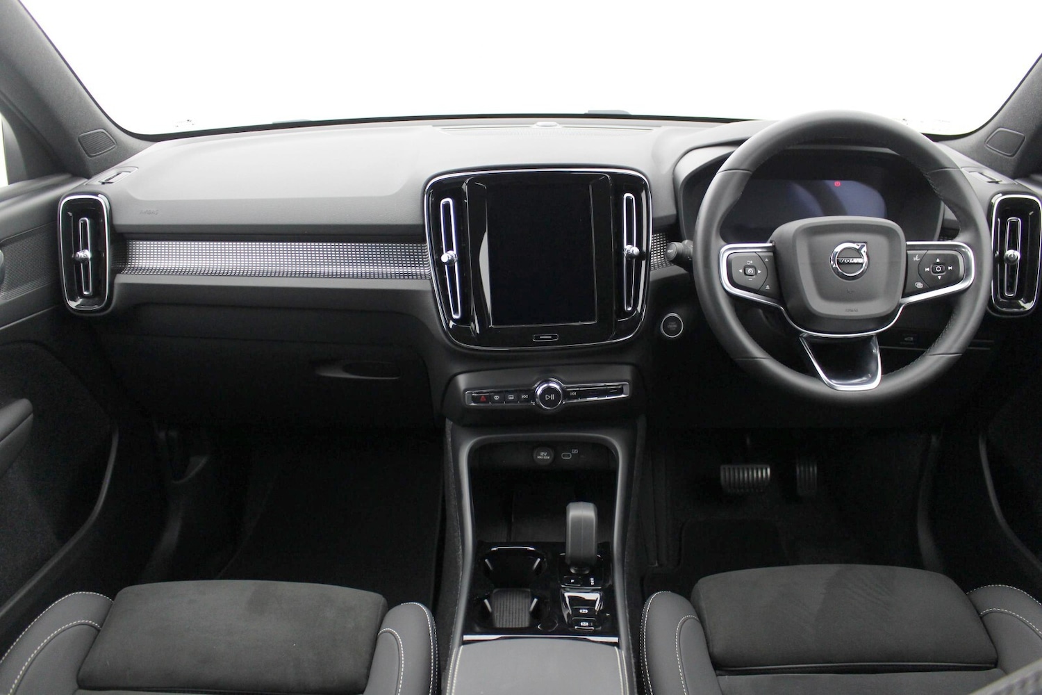 Used Volvo XC40 2025 for sale - 77965068: Photo 6
