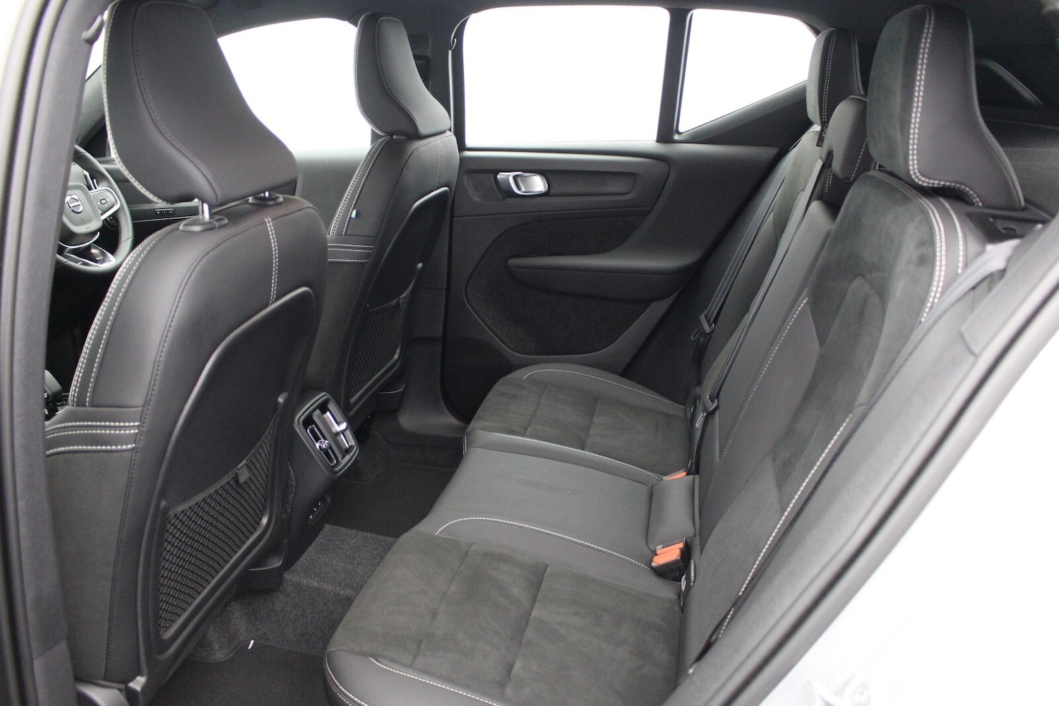 Used Volvo XC40 2025 for sale - 77965068: Photo 9