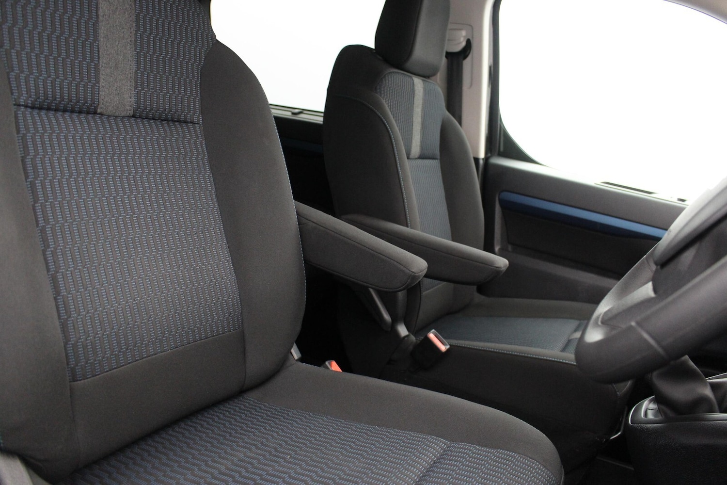 Used Peugeot Traveller 2020 for sale - 76552274: Photo 12