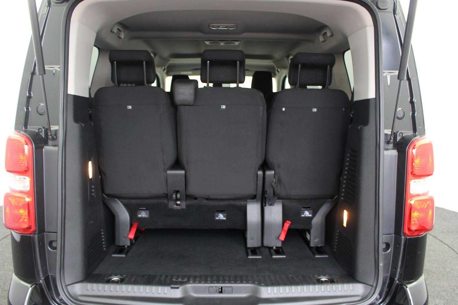 Used Peugeot Traveller 2020 for sale - 76552274: Photo 33