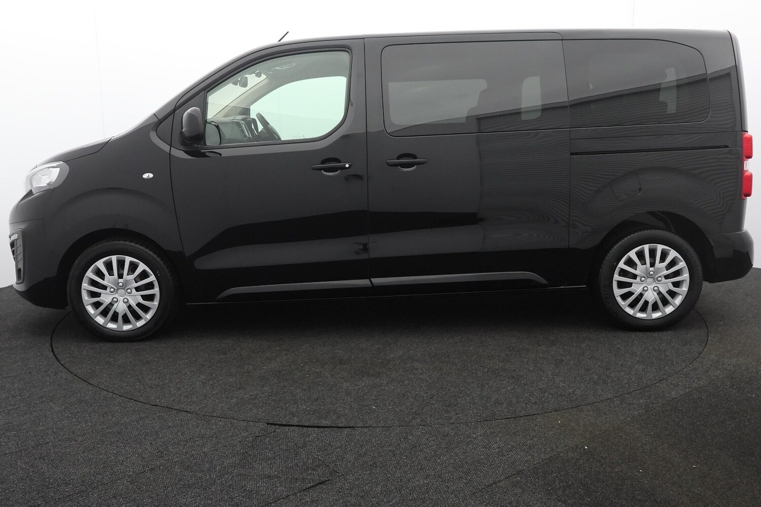 Used Peugeot Traveller 2020 for sale - 76552274: Photo 36