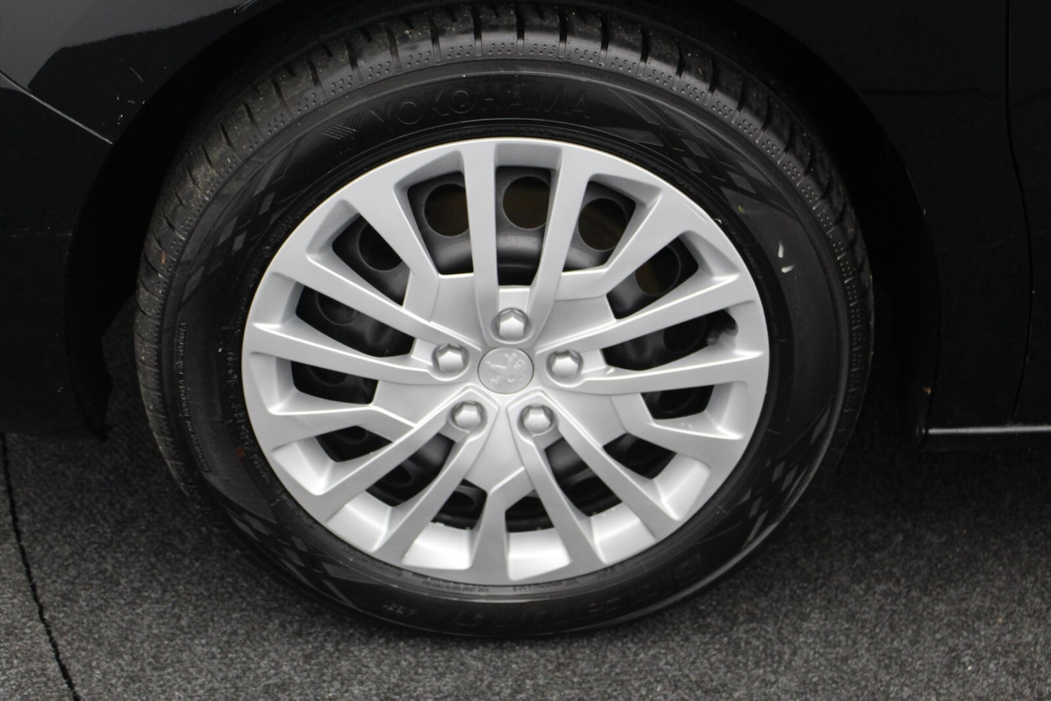 Used Peugeot Traveller 2020 for sale - 76552274: Photo 39