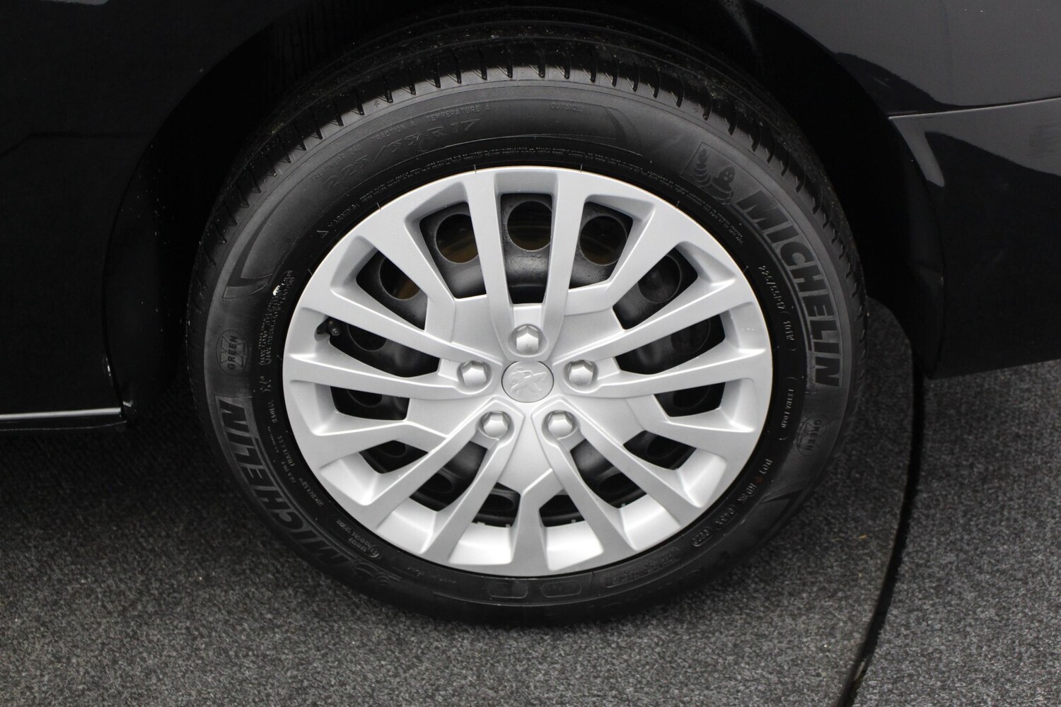 Used Peugeot Traveller 2020 for sale - 76552274: Photo 40