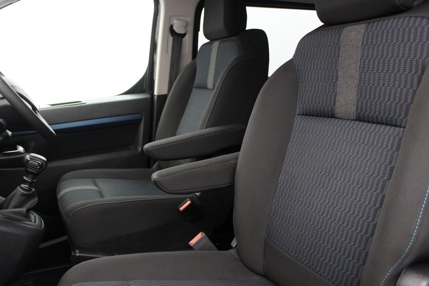 Used Peugeot Traveller 2020 for sale - 76552274: Photo 7