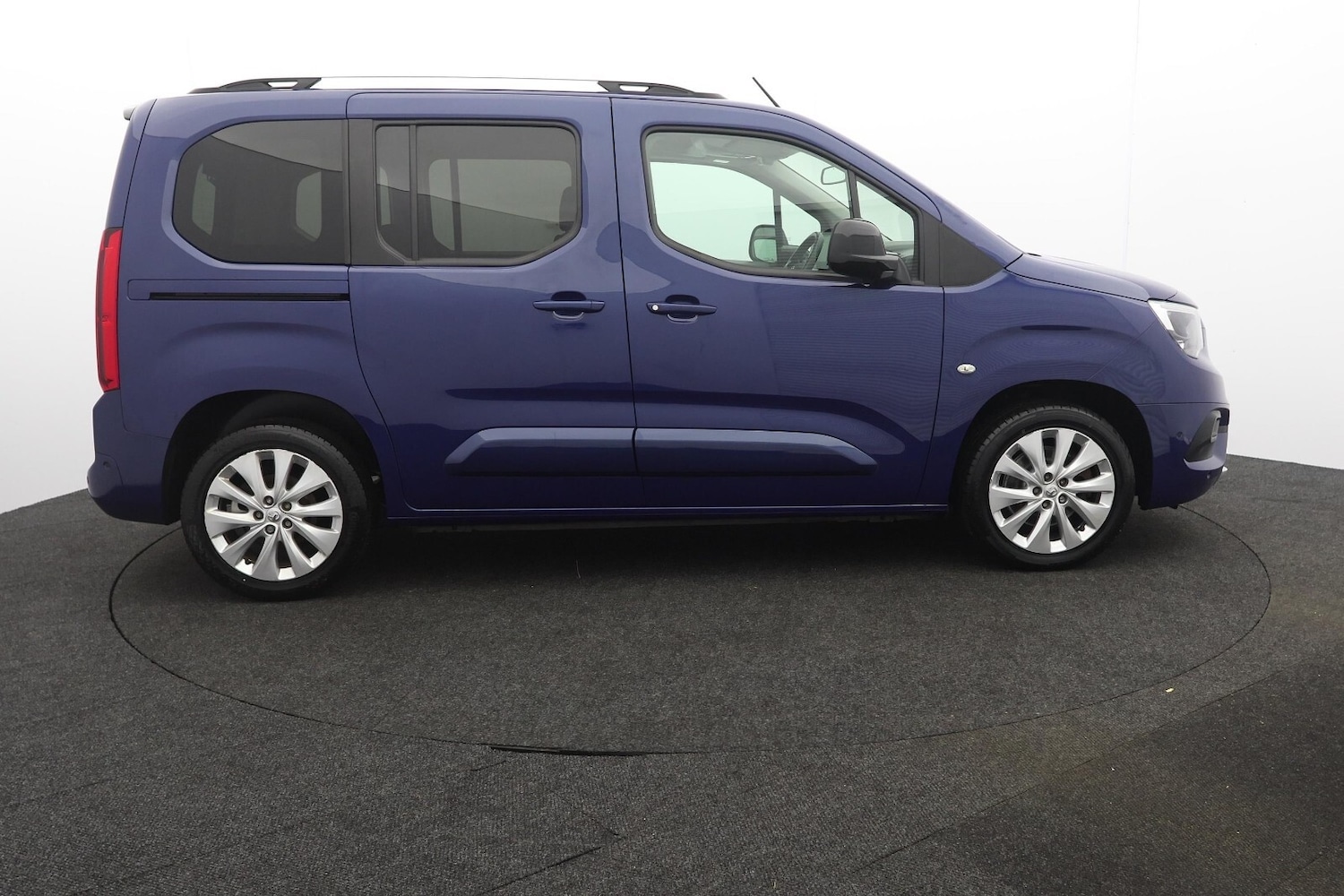 Used Vauxhall Combo Life 2021 for sale - 77186318: Photo 2