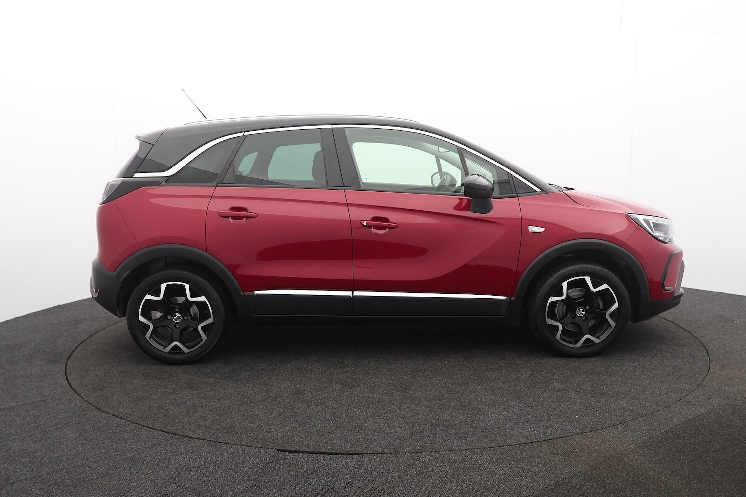 Used Vauxhall Crossland 2022 for sale - 76474850: Photo 2