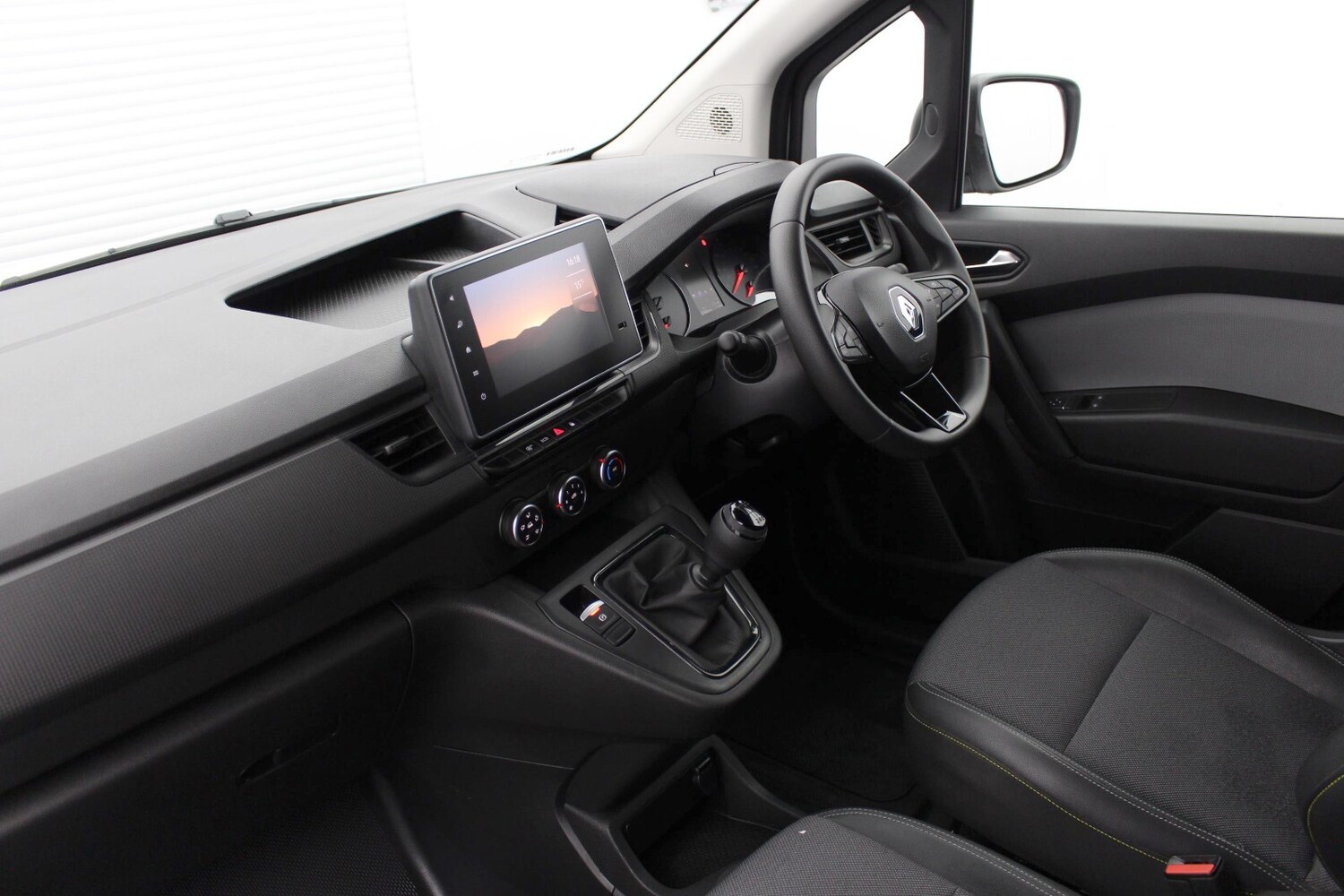 Used Renault Kangoo 2024 for sale - 76272895: Photo 6