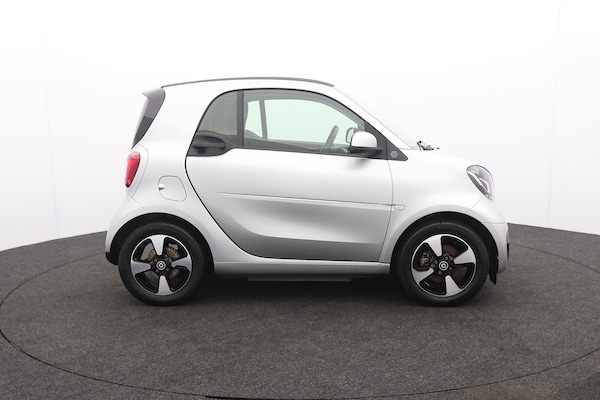 Used smart fortwo 2021 for sale - 76140321: Photo 2