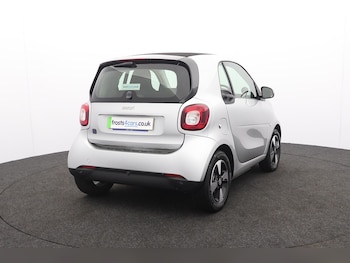 Used smart fortwo 2021 for sale - 76140321: Photo