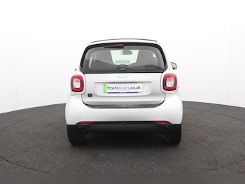 Used smart fortwo 2021 for sale - 76140321: Photo
