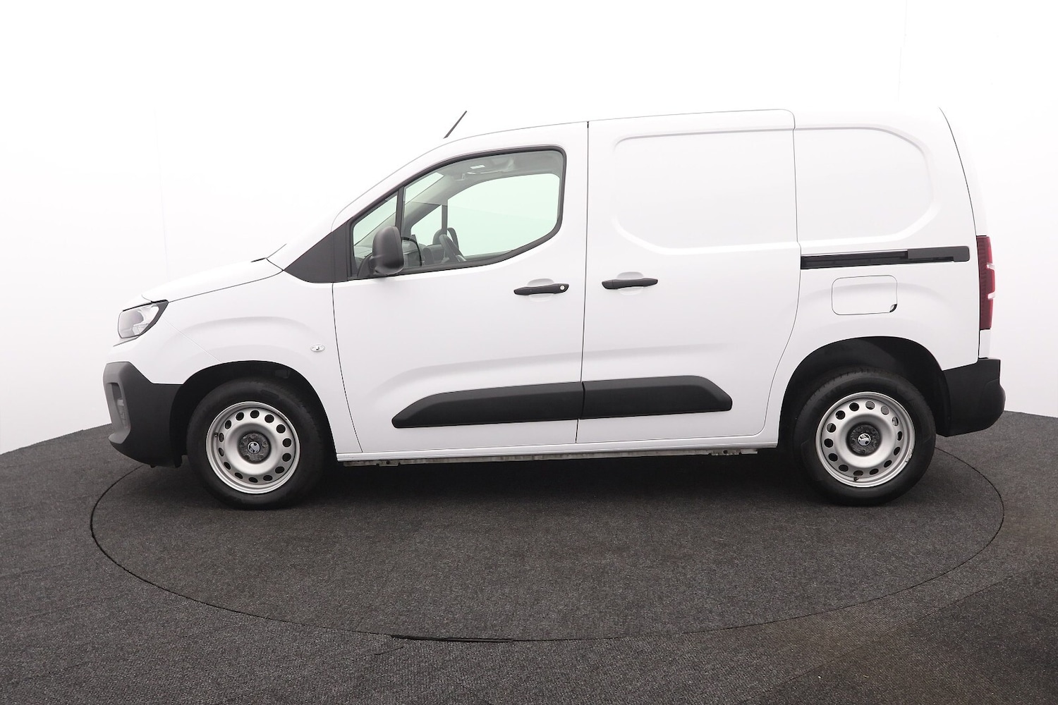 Used Vauxhall Combo 2024 for sale - 76273023: Photo 2