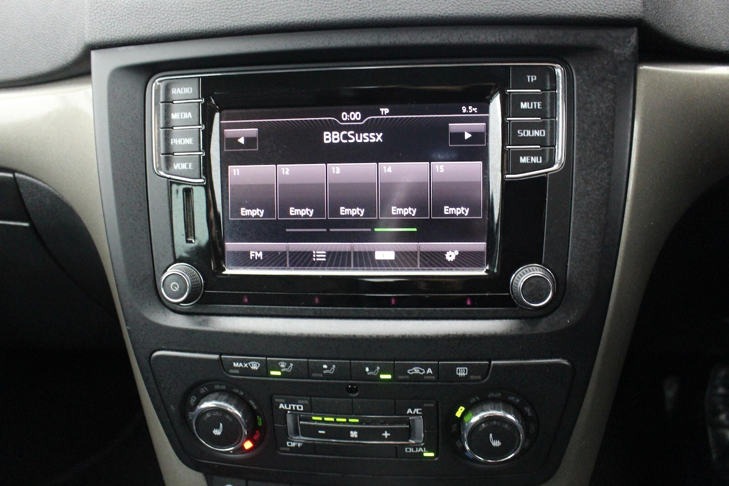 Used Skoda Yeti 2015 for sale - 76615009: Photo 13