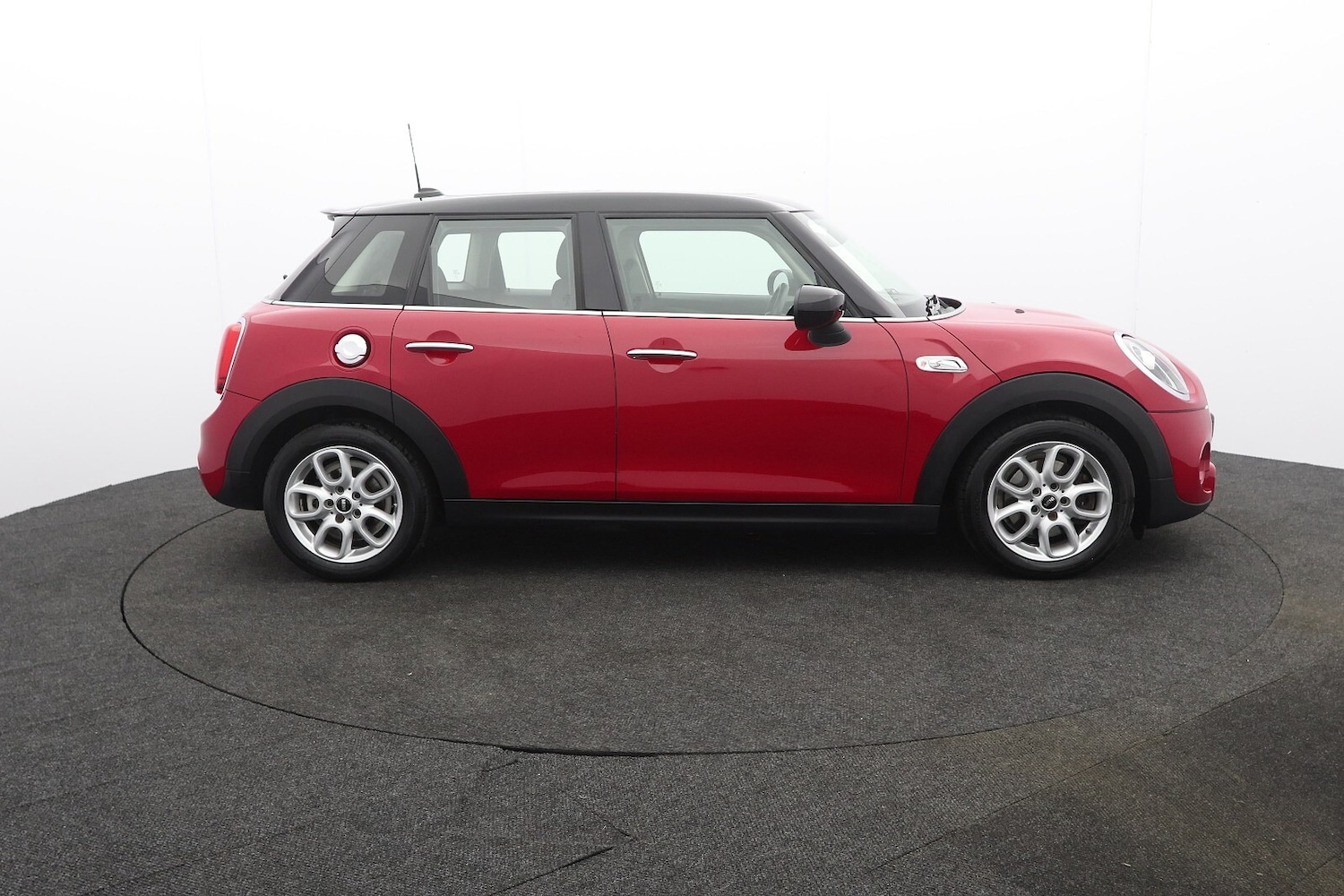 Used MINI Hatch 2020 for sale - 77010540: Photo 2