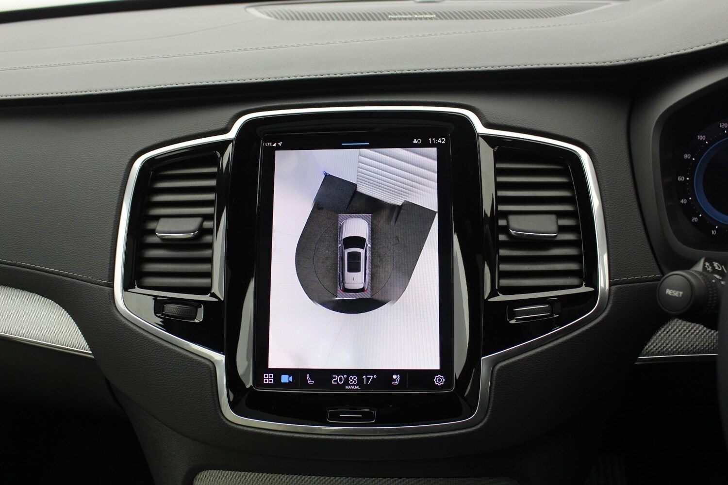 Used Volvo XC90 2023 for sale - 76410495: Photo 15