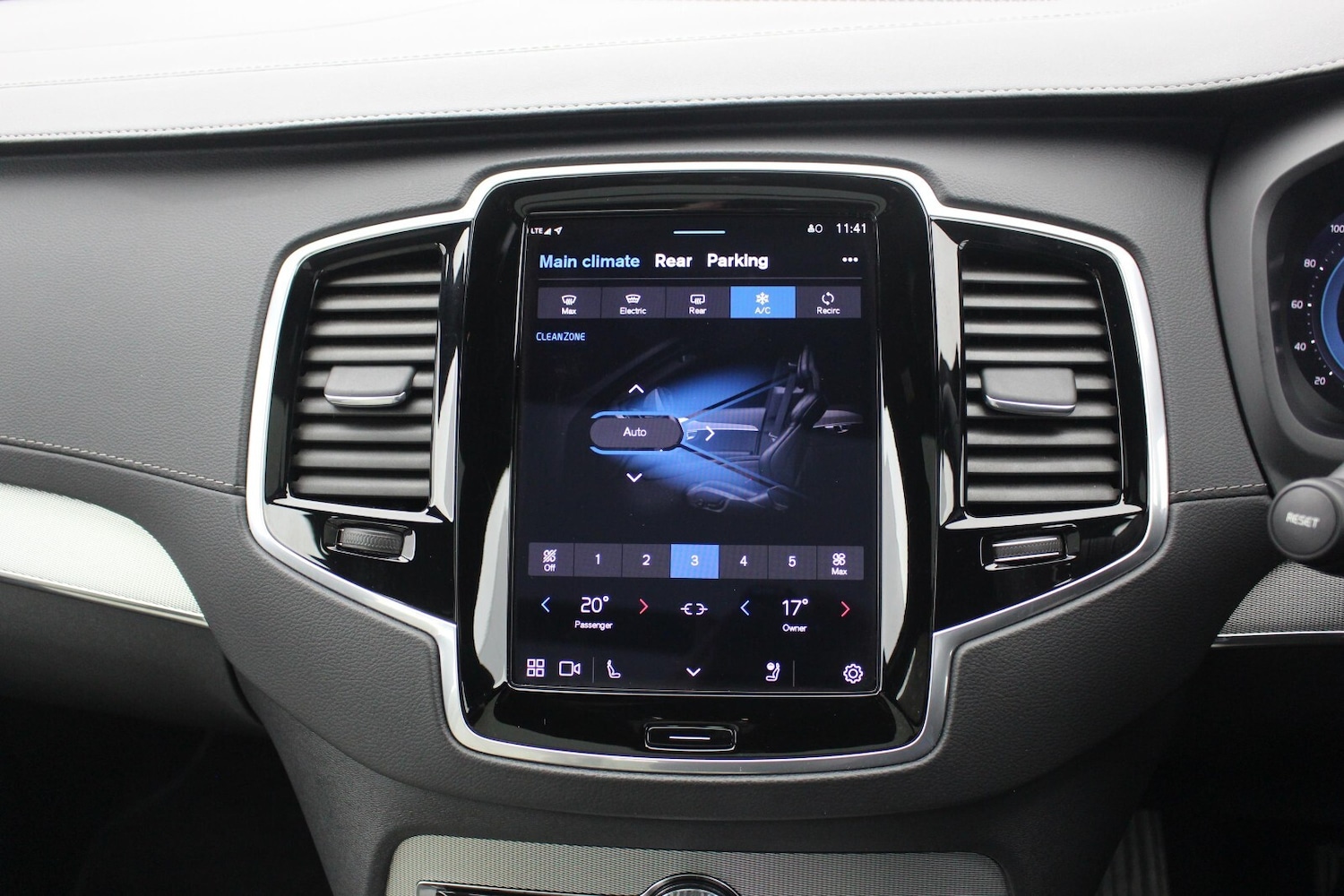 Used Volvo XC90 2023 for sale - 76410495: Photo 16