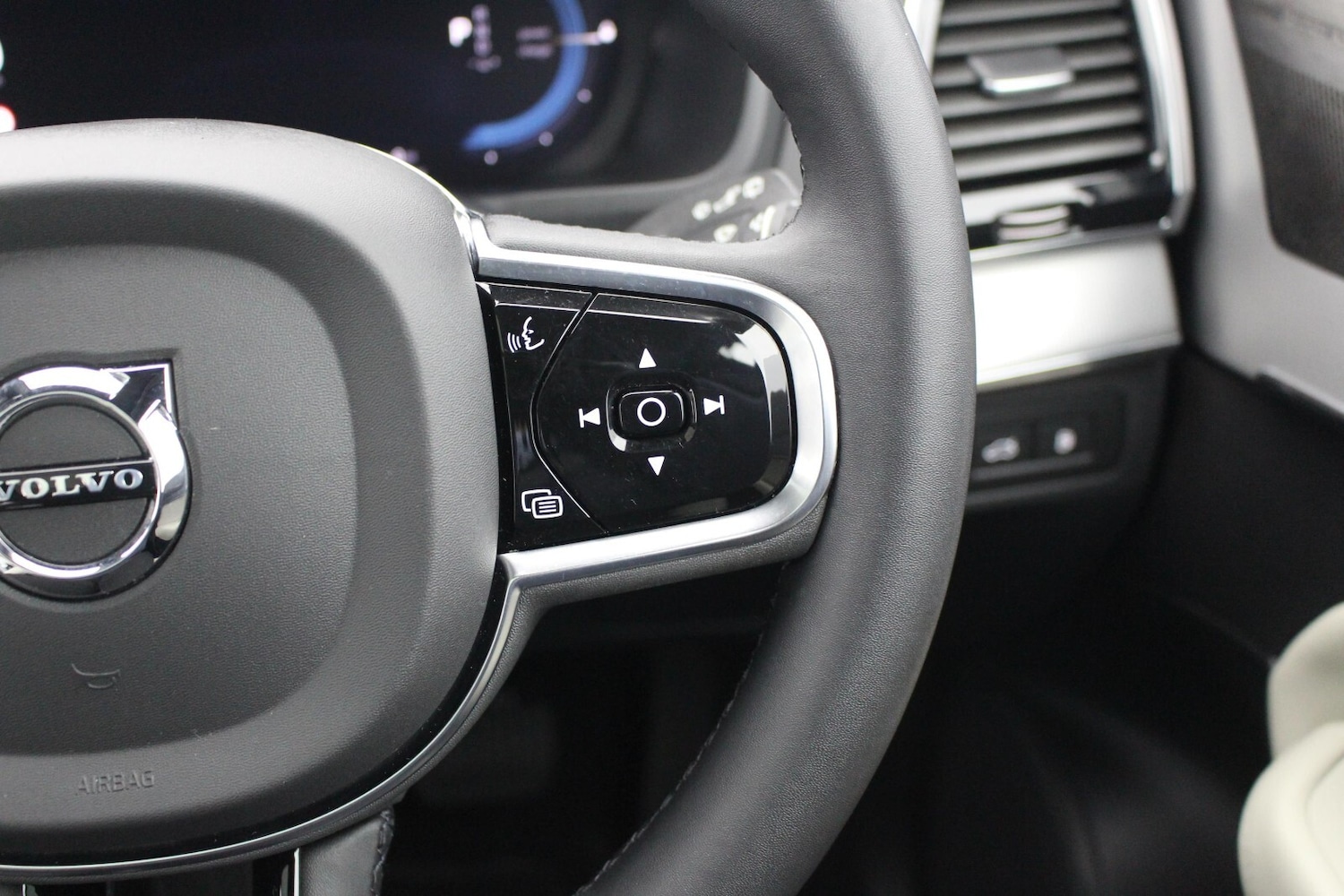 Used Volvo XC90 2023 for sale - 76410495: Photo 22