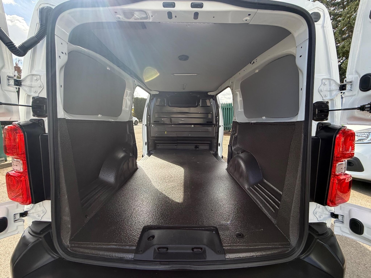 Used Peugeot Expert 2022 for sale - 78034716: Photo 42