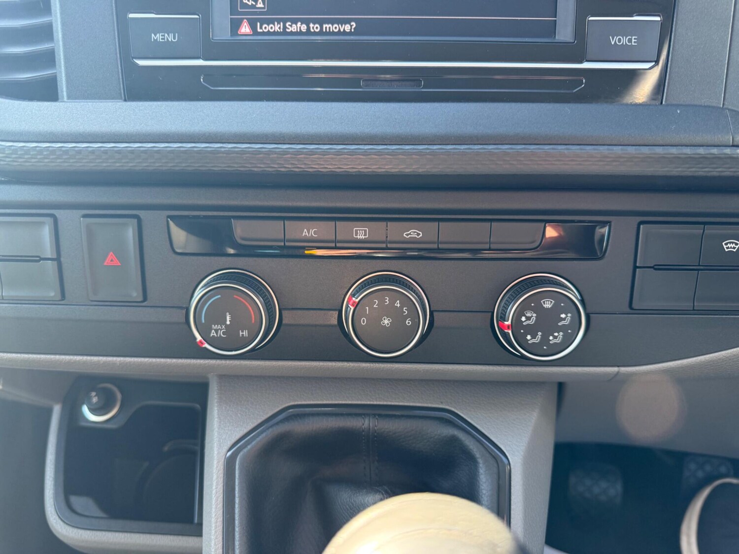 Used Volkswagen Transporter 2021 for sale - 75741725: Photo 32