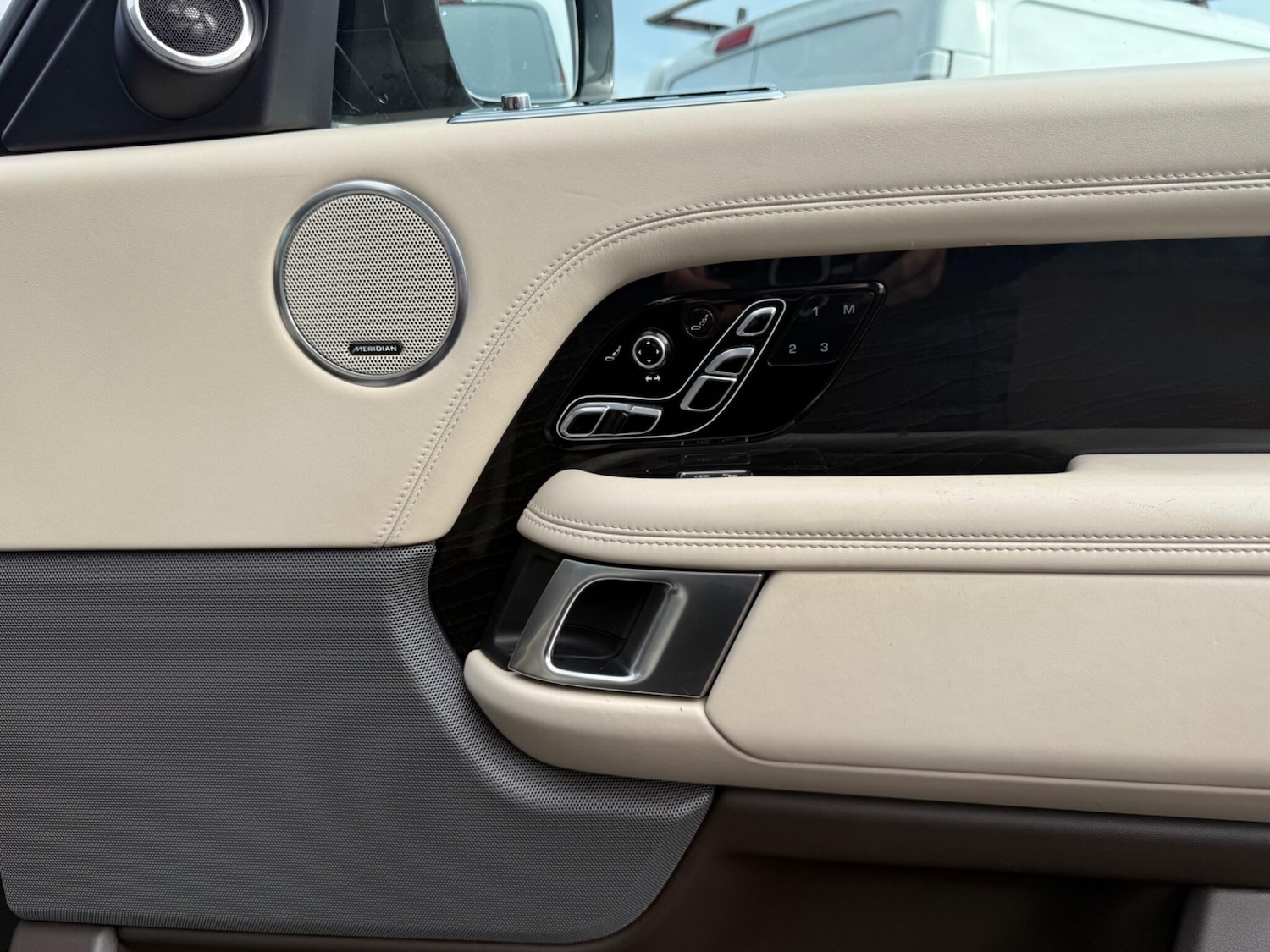 Used Land Rover Range Rover 2019 for sale - 76561662: Photo 16