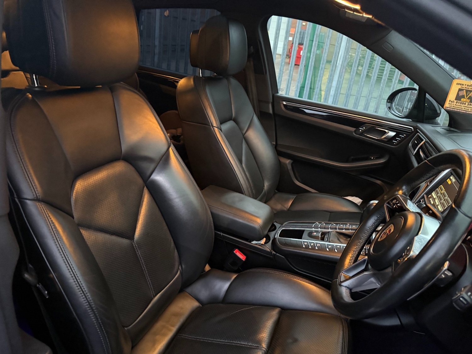 Used Porsche Macan 2015 for sale - 77277093: Photo 12