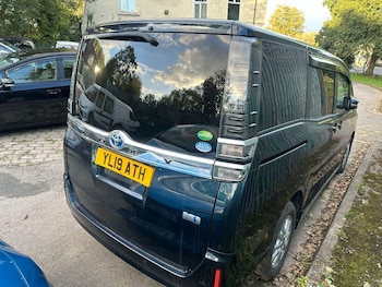 Used Toyota Voxy 2019 for sale - 76199710: Photo
